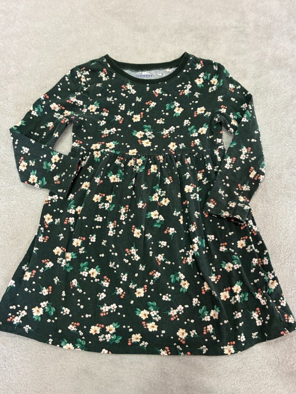 Little Girls Bundle Size 3T-4T, 8 pieces, dresses, jeans, tops, zip up - Picture 3 of 16